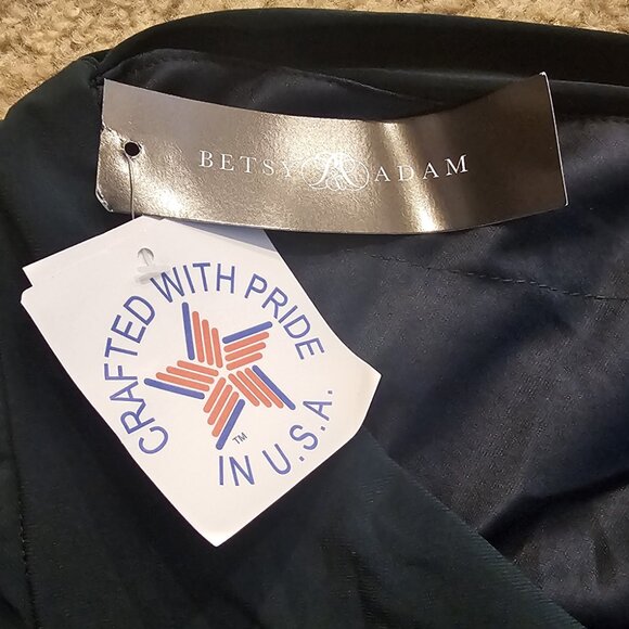 Betsy & Adam Plus Size Ruched Gown Plus Size 22W, Forest Green, New with Tags - Picture 4 of 4